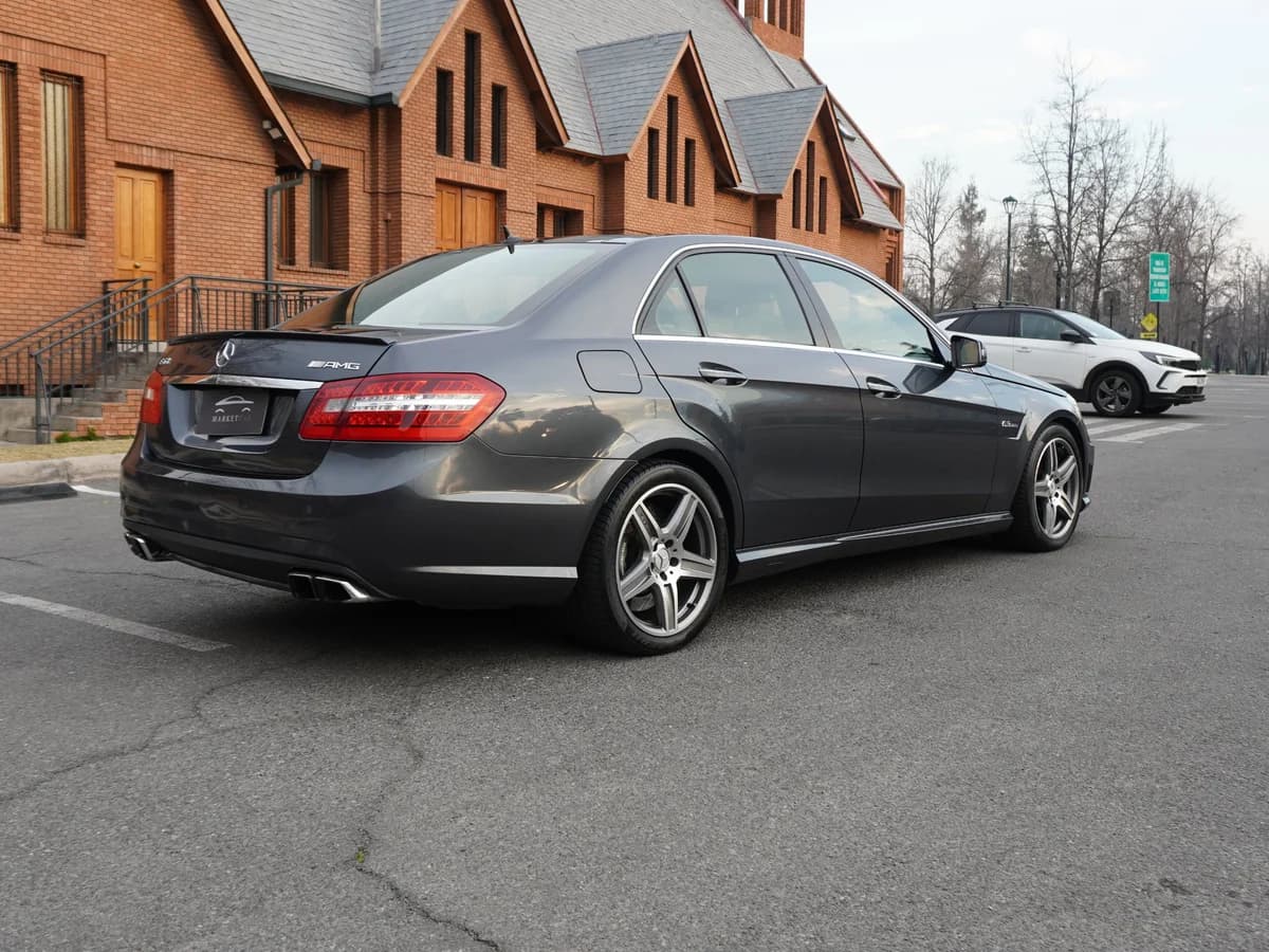 Mercedes Benz E63 AMG 6.2